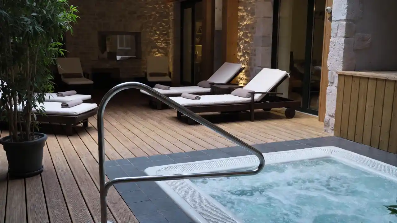 Espace détente dans un spa d'un hôtel en France
